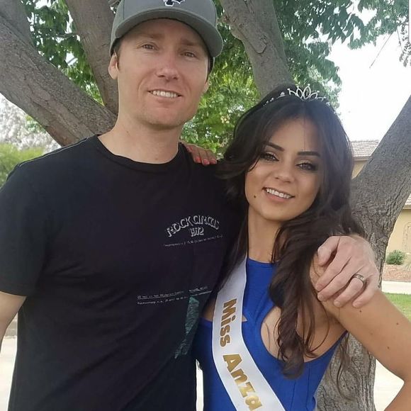 Meet your Posher, Lauren - Picture 1 of 1